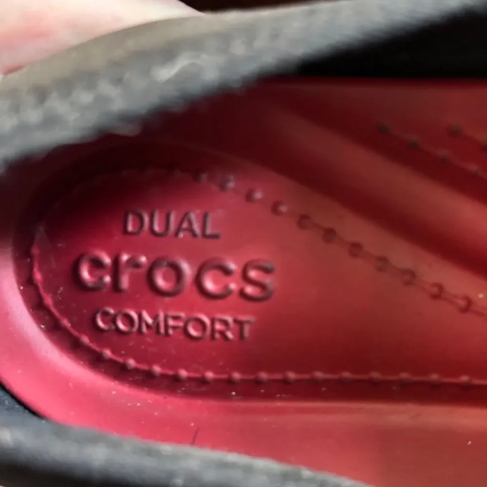 Crocs Dual Comfort Busy Day Black Wedge Loafers Size 10 Slip On Comfort Shoes